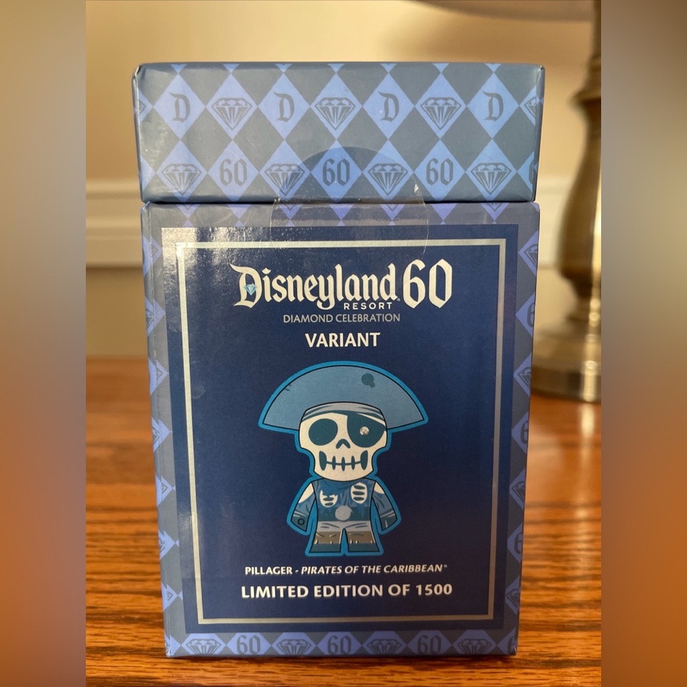 Limited Edition Disney Vinylmation Park Starz Pirate Pillager